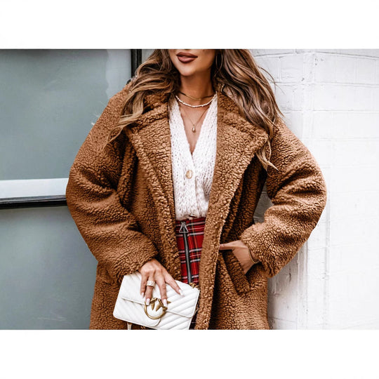 Damen Teddyfellmantel mit großzügigen Taschen und gemütlichem Kragen EB