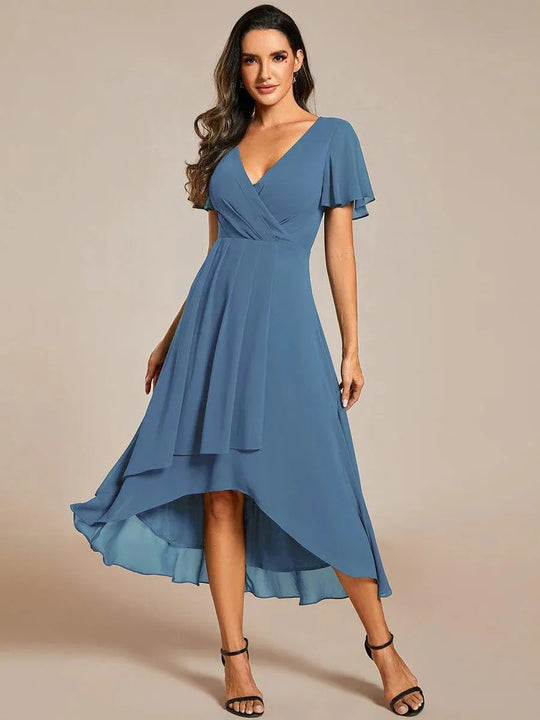Damen elegantes Midikleid mit fließendem Stoff und asymmetrischen Ärmeln EB