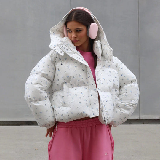 Damen gefütterte Blumensteppjacke im modernen Schnitt EB