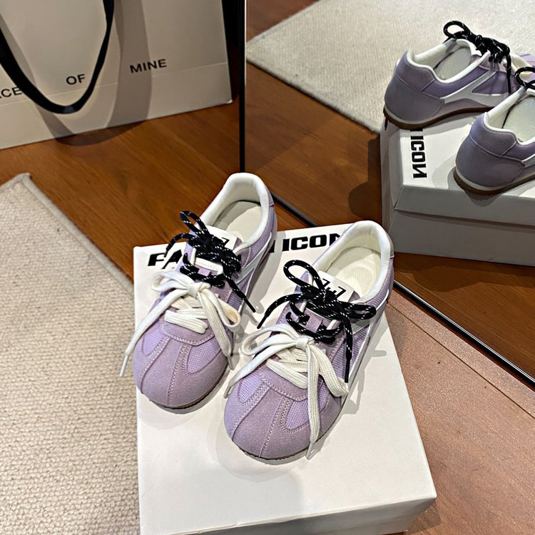 Damen Designer Sneakers mit eleganten Details und komfortabler Sohle EB