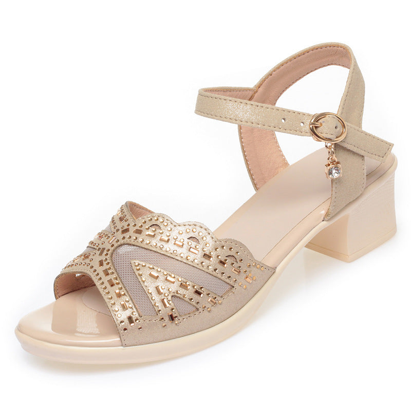 Damen Elegante Sandalen mit modischem Riemchen und dezentem Schmuckdetail EB