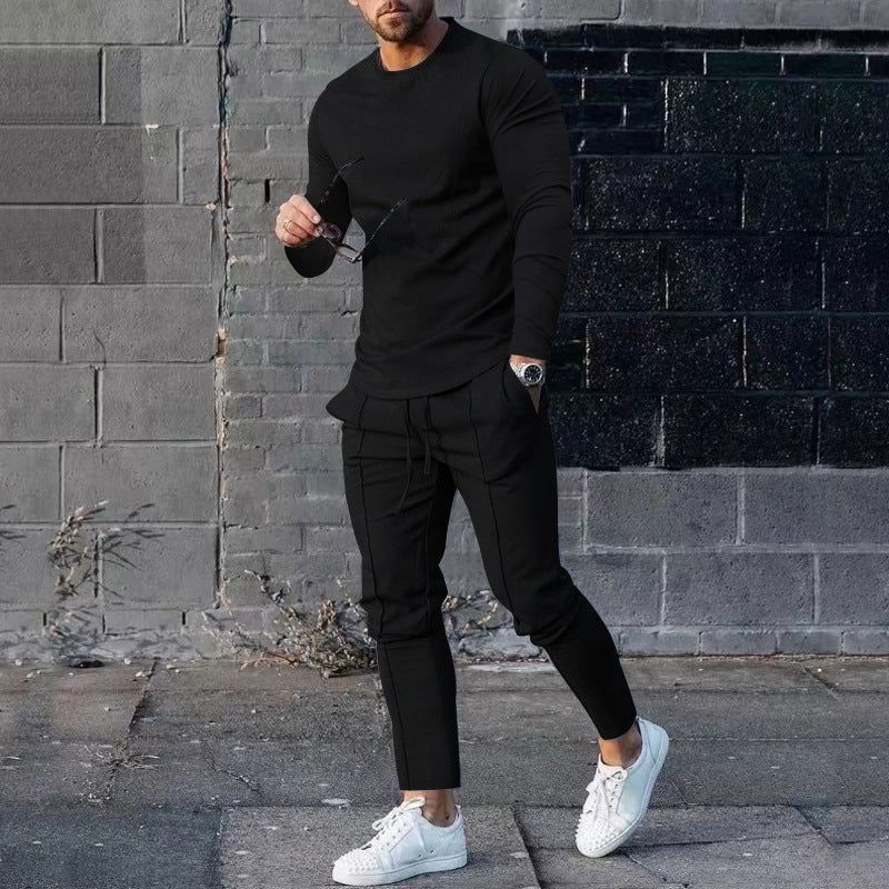 Herren nan eng anliegendes Langarmshirt aus Baumwollstretch mit Rundhalsausschnitt und körperbetonter Passform EB