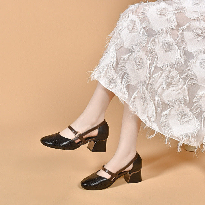 Damen Elegante Mary Jane Pumps mit modischem Blockabsatz und perforierten Details EB