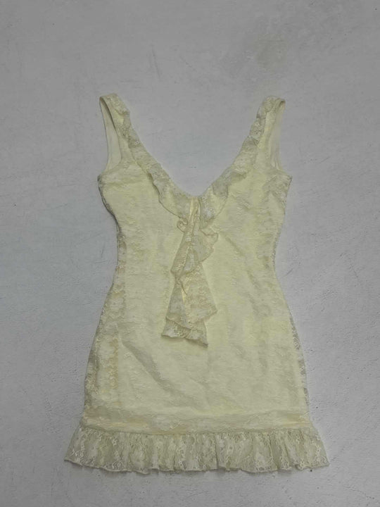 Damen Spitzen-Nachtkleid mit romantischen Rüschen EB