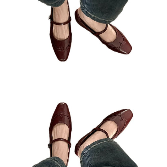 Damen Elegante Ballerinas mit komfortablem Riemchen und feiner Brogue-Verzierung EB
