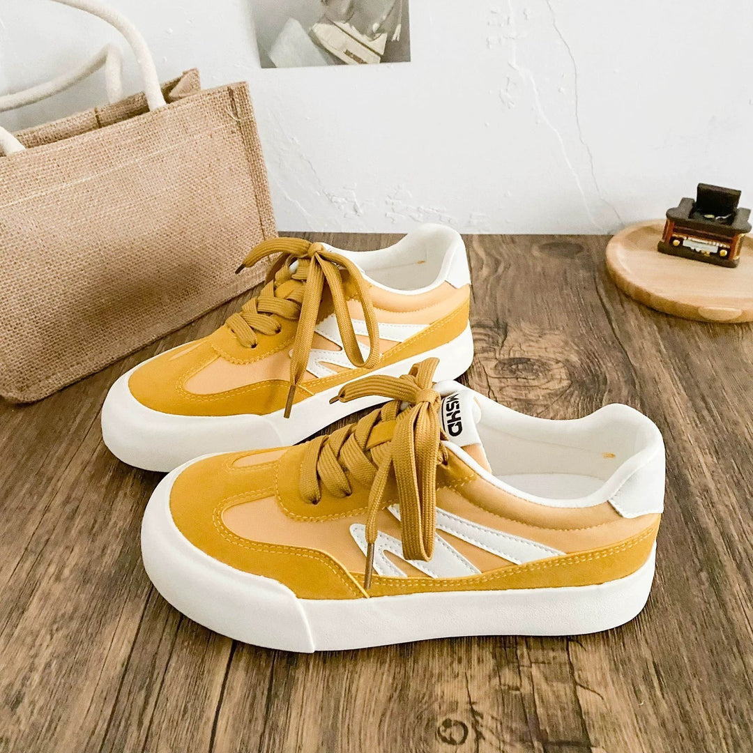 Damen Sneaker im sportlichen Retro-Look mit modischen Akzenten EB