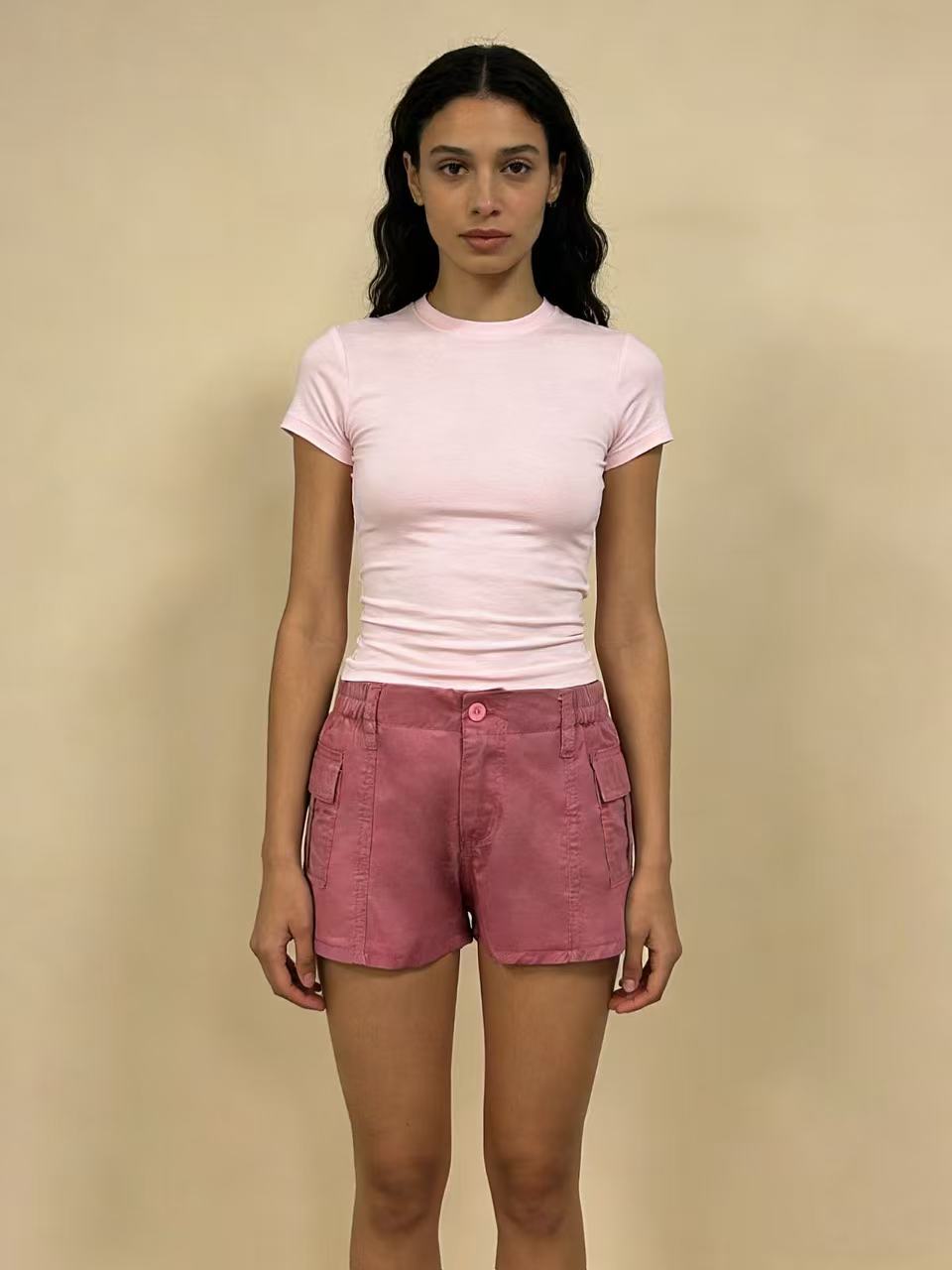 Damen Cargo-Shorts mit funktionalen Seitentaschen und elastischem Bund EB