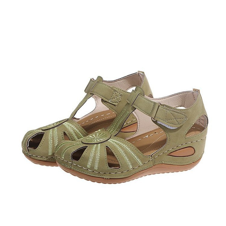 Damen Komfortable Sandaletten mit luftigen Cut-Outs und verstellbarem Riemen EB