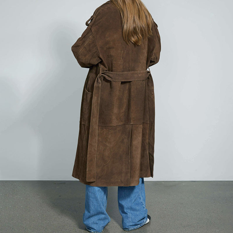 Damen Eleganter Wildleder Trenchcoat mit praktischen Taschen und modernem Schnitt EB