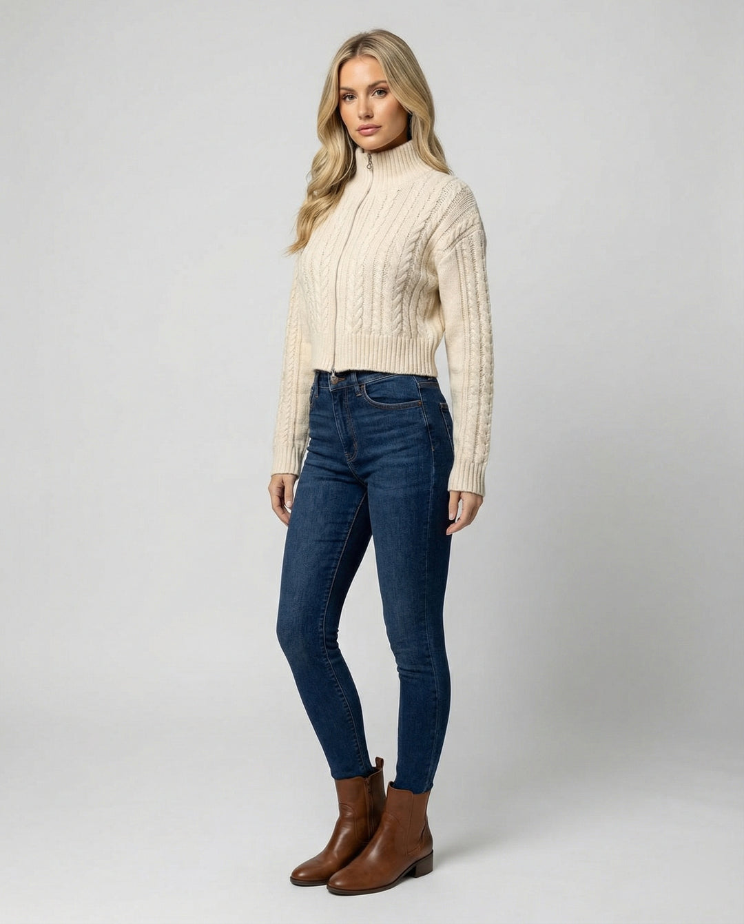 Damen Cropped-Strickblouson in Kabelstruktur mit Stehkragen und Zweiwege-Reißverschluss EB