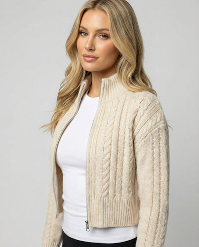 Damen Cropped-Strickblouson in Kabelstruktur mit Stehkragen und Zweiwege-Reißverschluss EB
