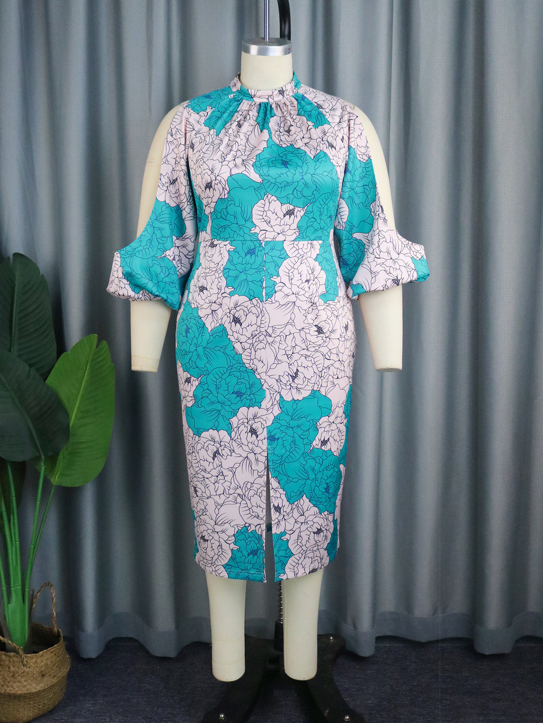Damen elegantes Wickelkleid mit floralem Muster und modischen Cut-Out-Ärmeln EB