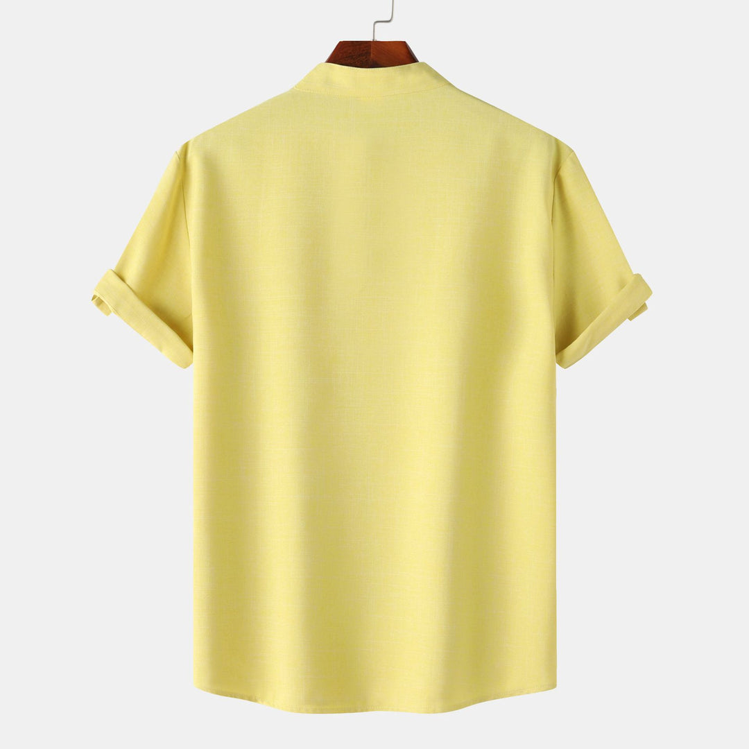 Herren Kurzarm-Hemd im lässigen Henley-Stil mit praktischen Knopfdetails EB