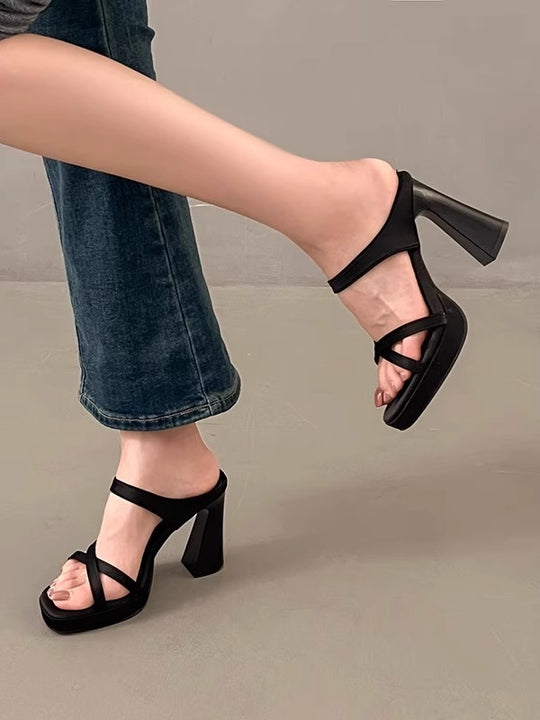 Damen Plateau-Sandalen mit breiten Riemen und elegantem Blockabsatz EB