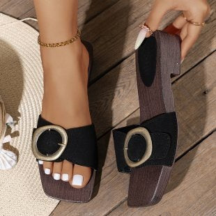 Damen Komfortable und elegante Mules mit detailliertem Riemendesign EB