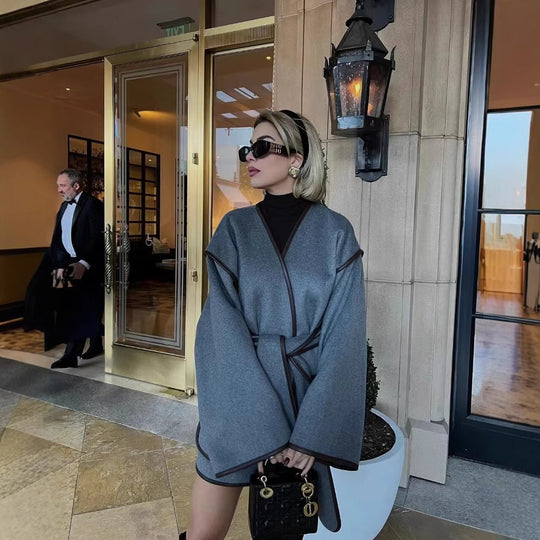 Damen Wickeljacke im modernen Design mit praktischen Taschen und Bindegürtel EB
