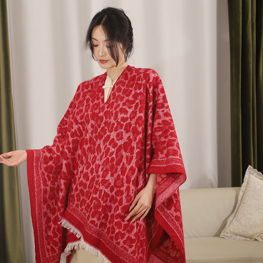 Damen Jacquard-Poncho im Kimono-Schnitt mit Fransensaum und dezentem Animaljacquard EB