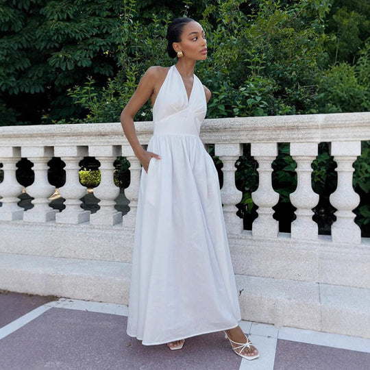 Damen Elegantes Maxikleid mit Halterneck-Design und fließendem Rock EB