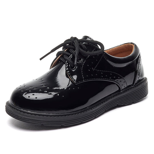 Damen Klassische Lacklederschuhe mit perforierten Details EB