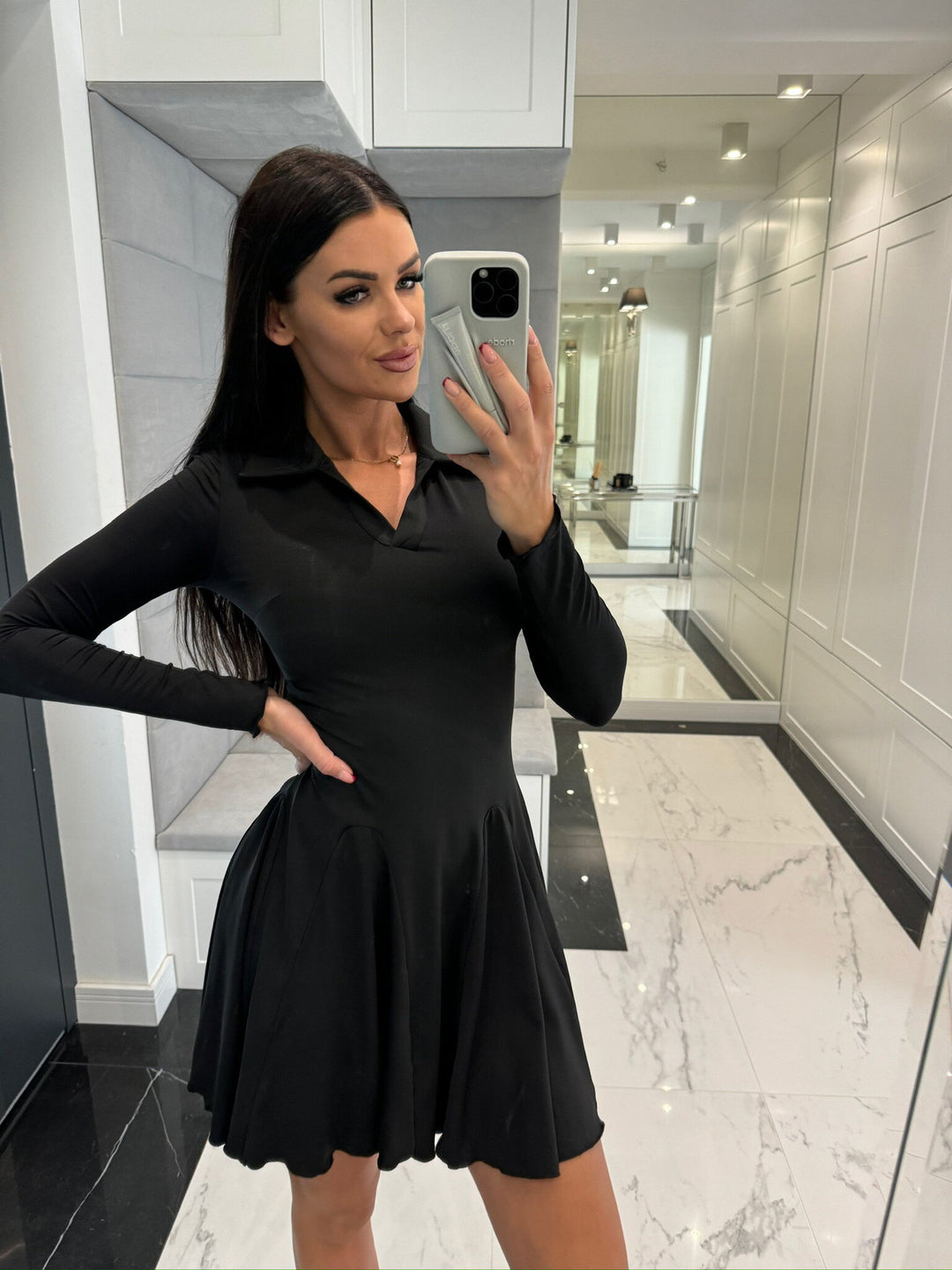 Damen sportliches Polo Kleid mit elegantem Schwung EB