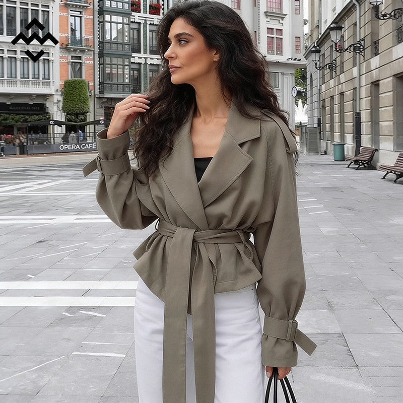Damen nan gewickelte Cropped-Jacke mit oversized Raglanärmeln und breitem Bindegürtel EB