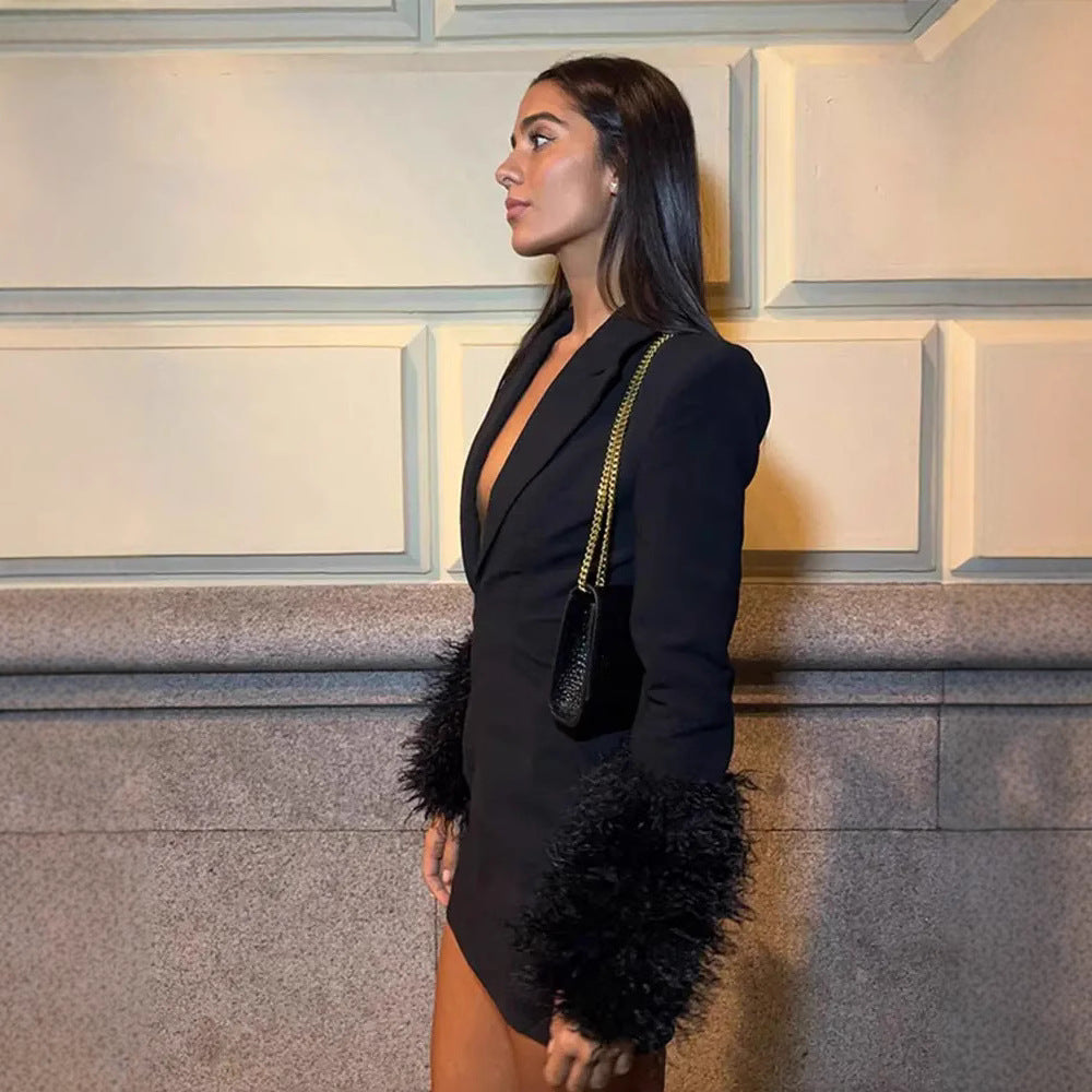 Damen Sexy Minikleid mit tiefem V-Ausschnitt und glamourösen Federärmeln EB