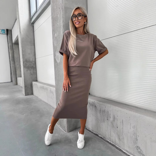 Damen zweiteiliges Strick-Set mit oversized Boxy-Shirt und figurumspielendem Midirock mit Seitenschlitz EB