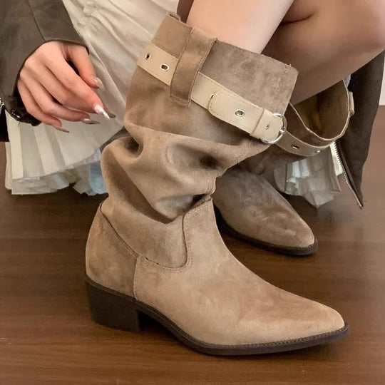Damen Rustikale Wildleder-Stiefel mit modischem Falten-Design und verstellbarem Riemen EB