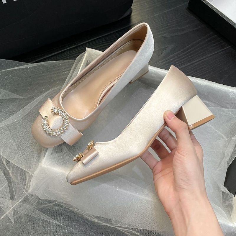 Damen elegante Pumps mit funkelnder Schleifenakzent EB