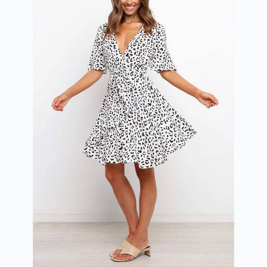 Damen Wickelkleid mit großzügigen Volant-Ärmeln und wunderschönem Animal-Print EB