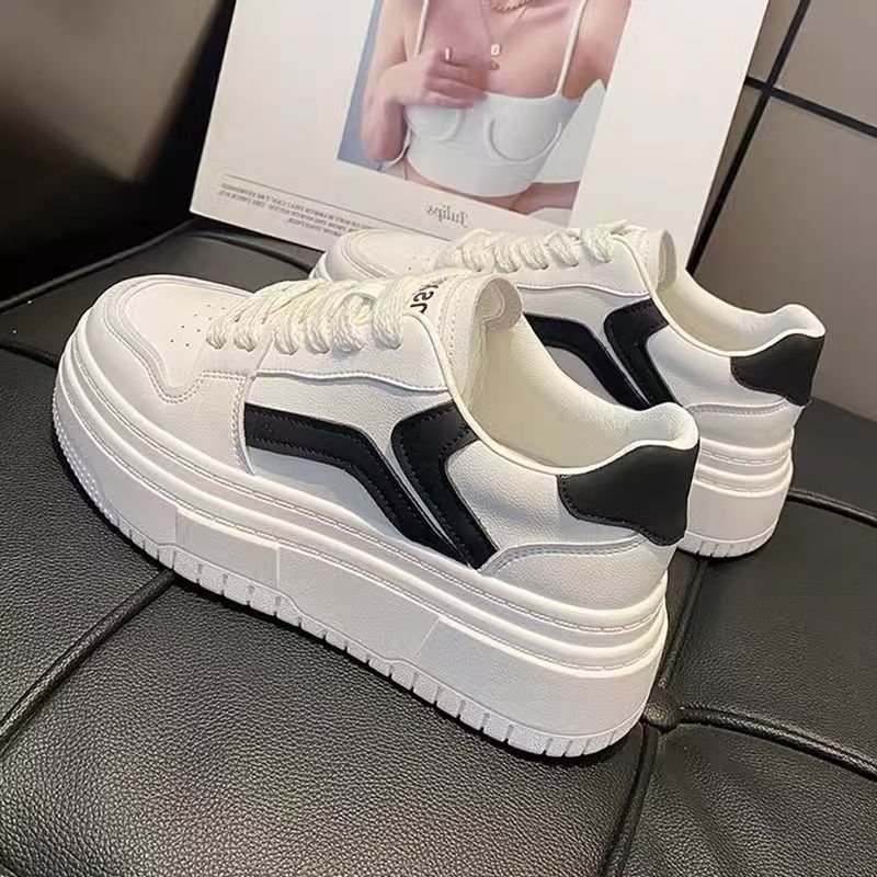 Damen Plattform-Sneaker mit sportlichem Design und verstärktem Ferseneinsatz EB