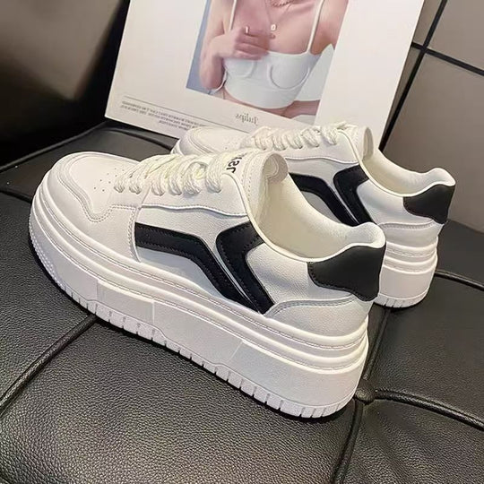 Damen Plattform-Sneaker mit sportlichem Design und verstärktem Ferseneinsatz EB