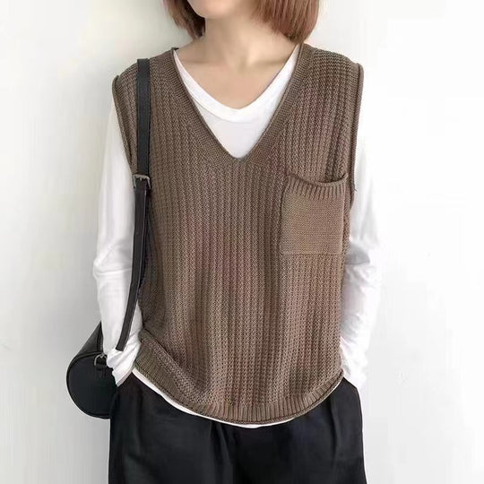 Damen Strickweste mit V-Ausschnitt und praktischer Brusttasche EB