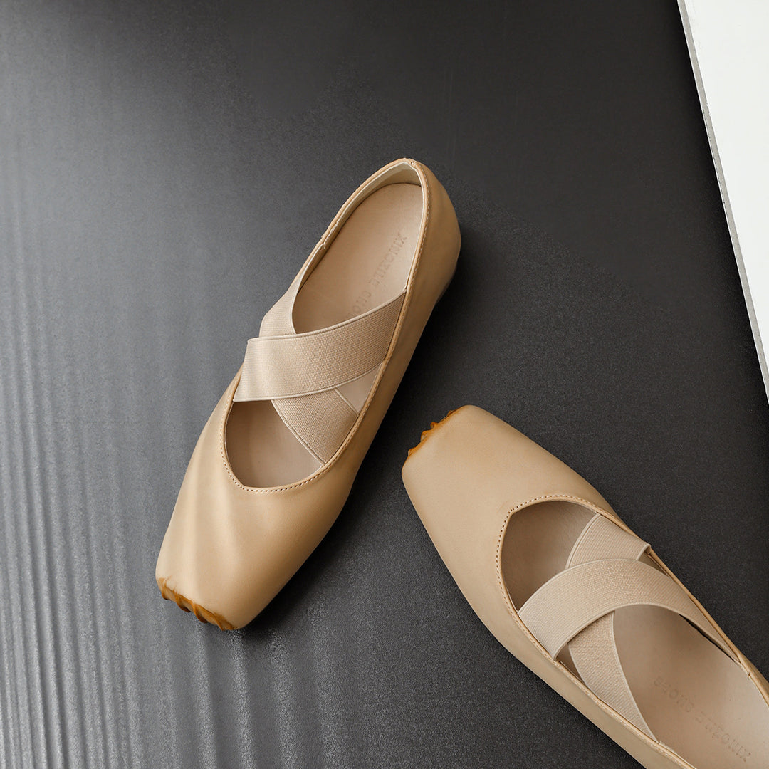 Damen elegante Ballerinas mit elastischen Riemen und glänzender Leder-Oberfläche EB