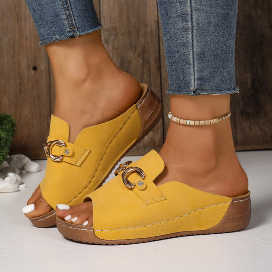 Damen Komfortable Mules mit modischem Schnallen-Detail und anatomischem Fußbett EB