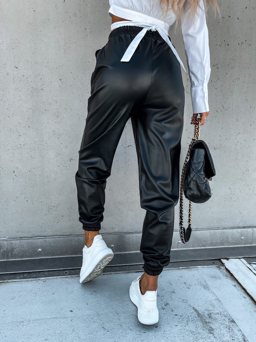Damen Bequeme Jogginghose im sportlichen Stil mit elastischem Bund und Taschen EB