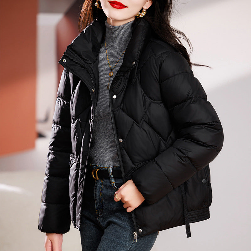 Damen Kurze Steppjacke mit Kapuze und praktischen Taschen EB
