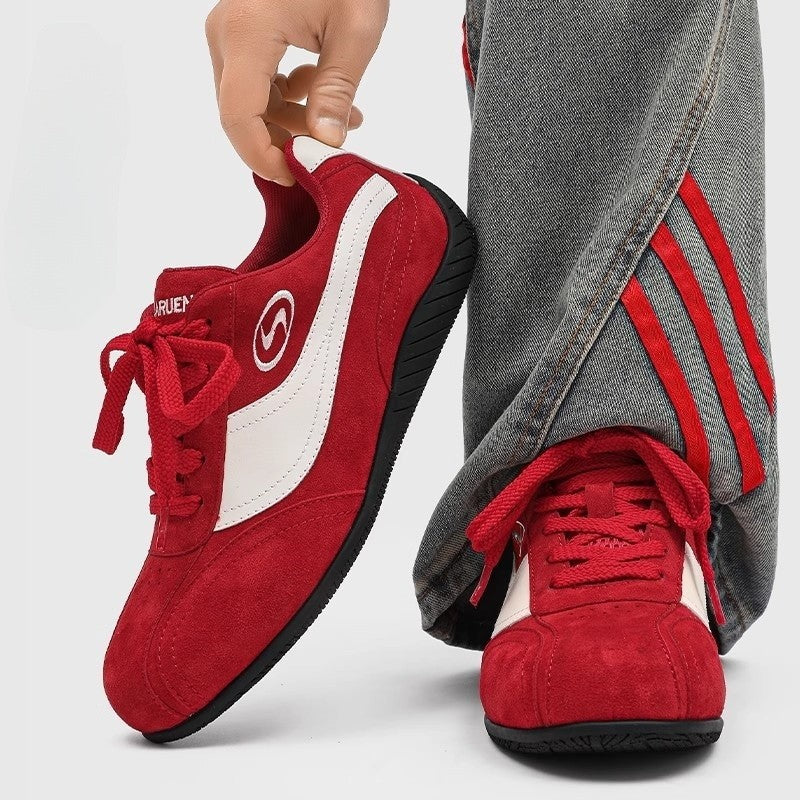 Damen Sportliche Sneaker mit robustem Wildleder-Obermaterial und rutschfester Sohle EB