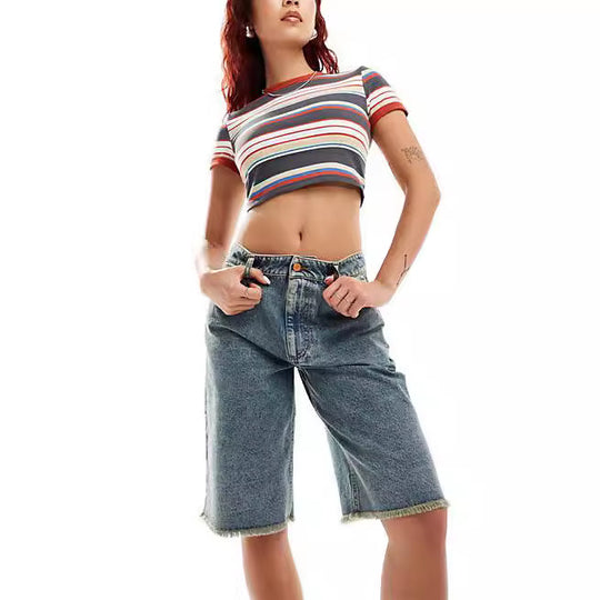 Damen Denim-Bermudashorts mit lässigem Schnitt und fransigen Säumen EB