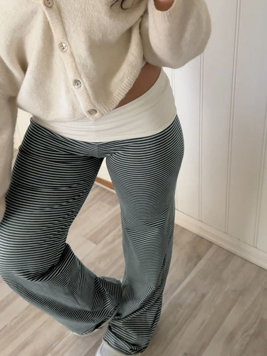 Damen nan Loungehose mit hohem Umschlagbund weitem Bein und feinem Streifenmuster EB