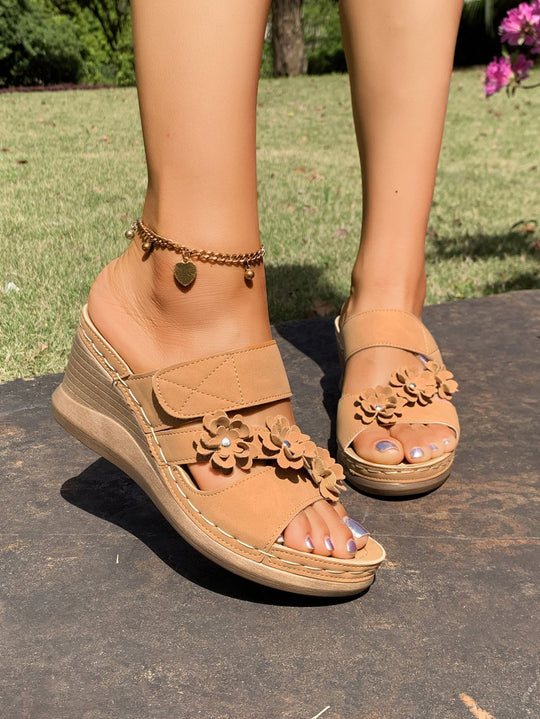 Damen Komfortable Wedge-Sandalen mit floralem Dekor und anatomischem Fußbett EB