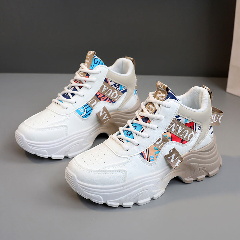 Damen Sportliche Sneaker mit modischen Designelementen und dämpfender Laufsohle EB