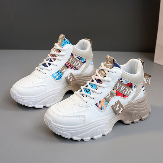Damen Sportliche Sneaker mit modischen Designelementen und dämpfender Laufsohle EB