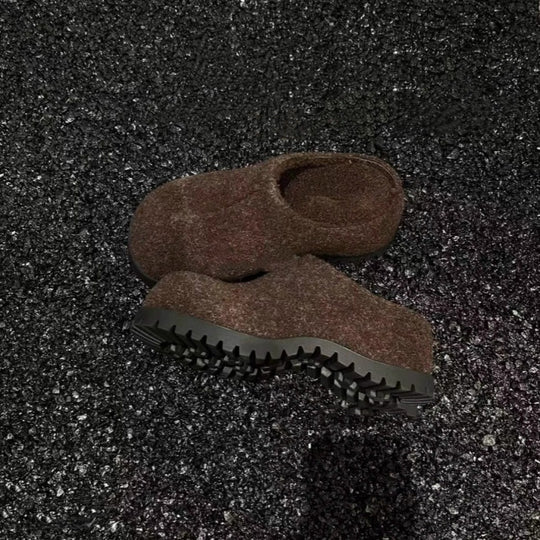 Damen Clogs aus hochwertigem Filz mit robustem Profil und rutschfester Sohle EB
