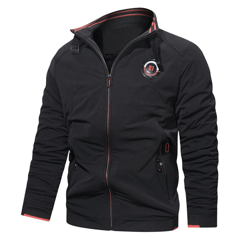 Herren Casual Zip‑Sweatjacke mit Stehkragen, Reißverschlusstaschen und Badge‑Detail EB