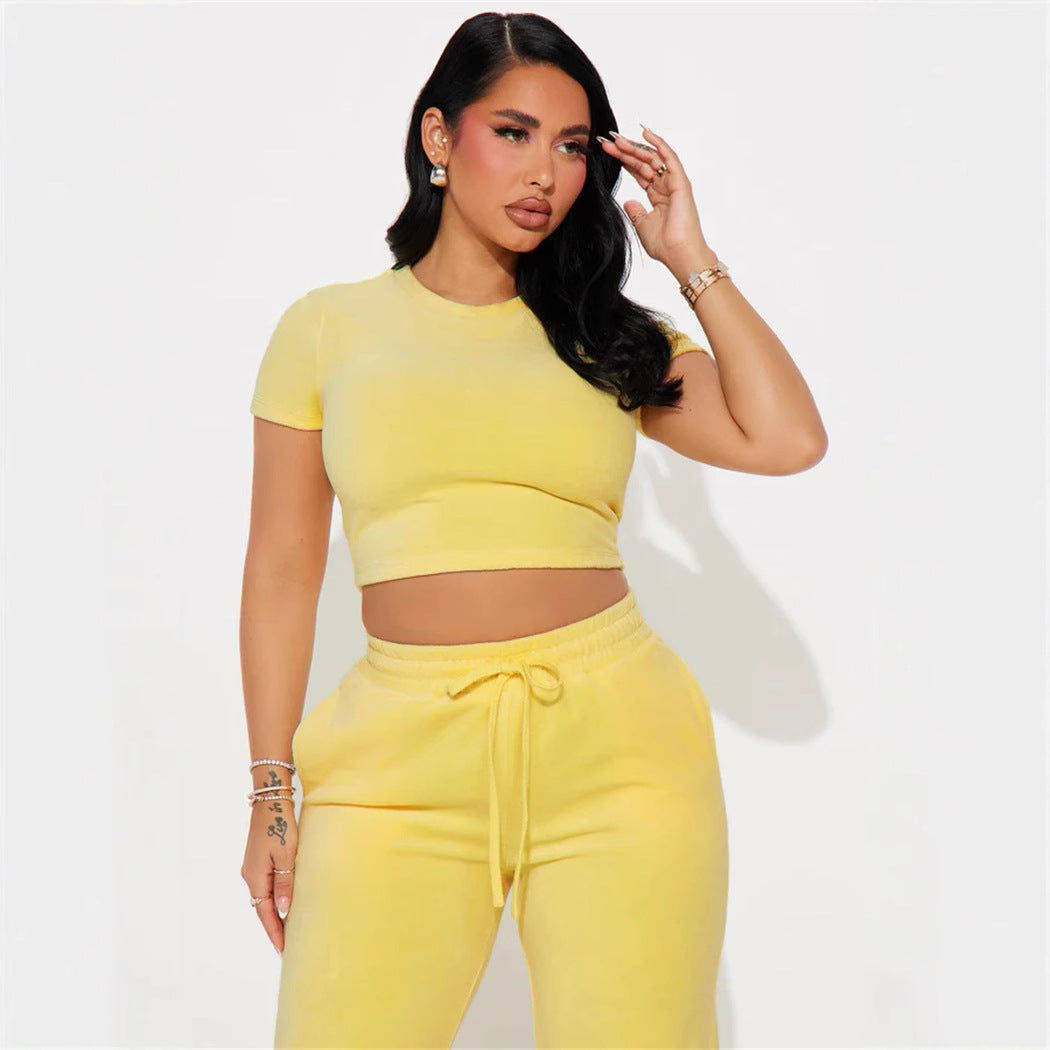 Damen Velours-Hausanzug mit bauchfreiem Shirt und weit geschnittener taillenhoher Jogginghose EB