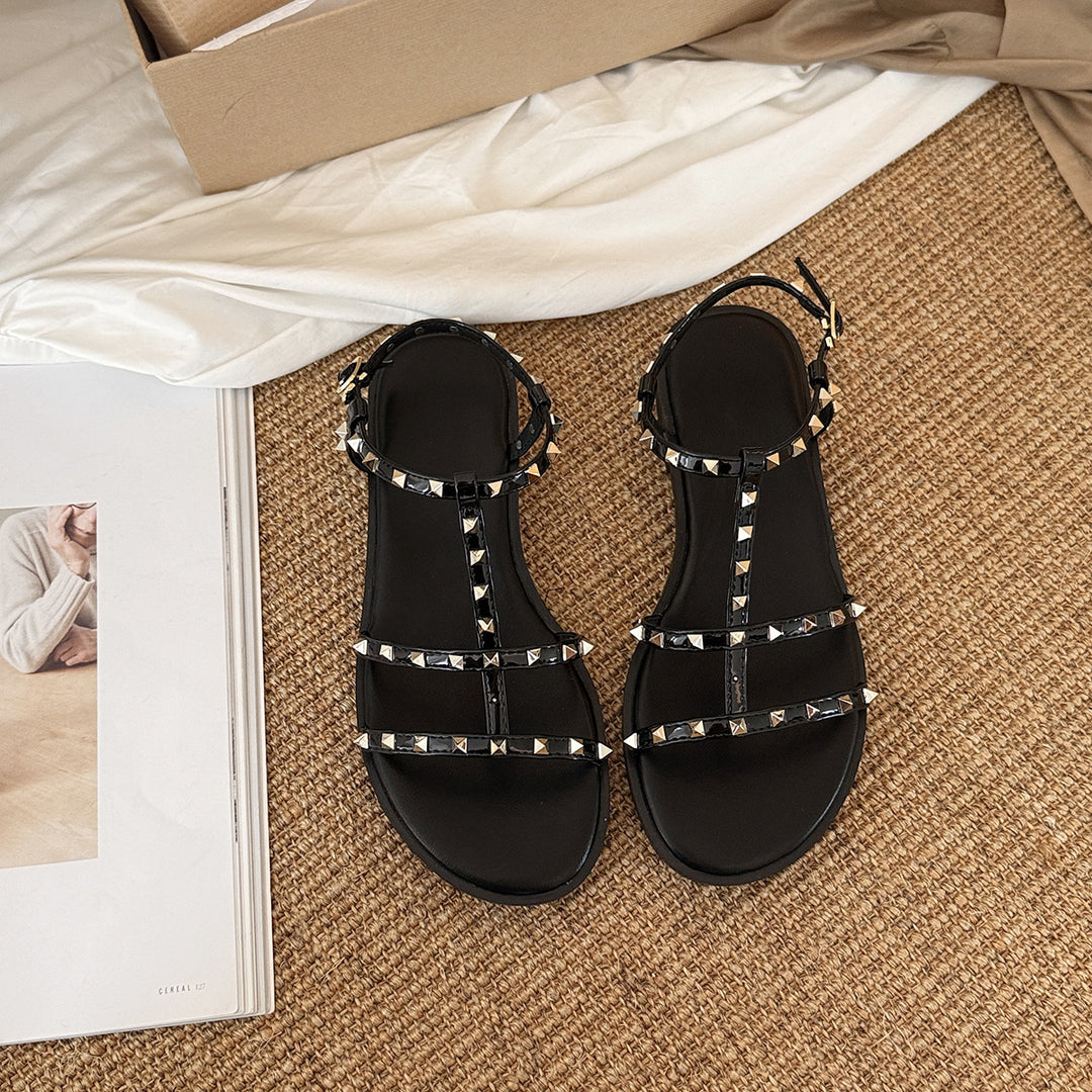 Damen Stilvolle Sandalen mit funkelnden Pyramiden-Nieten und verstellbarem Riemen EB