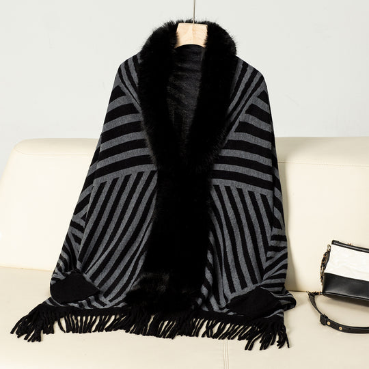 Damen Strickponcho mit elegantem Kunstfellkragen und fransigem Design EB