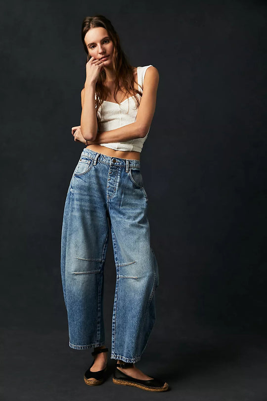 Damen Oversized Jeans im lässigen Schnitt mit modischen Details EB