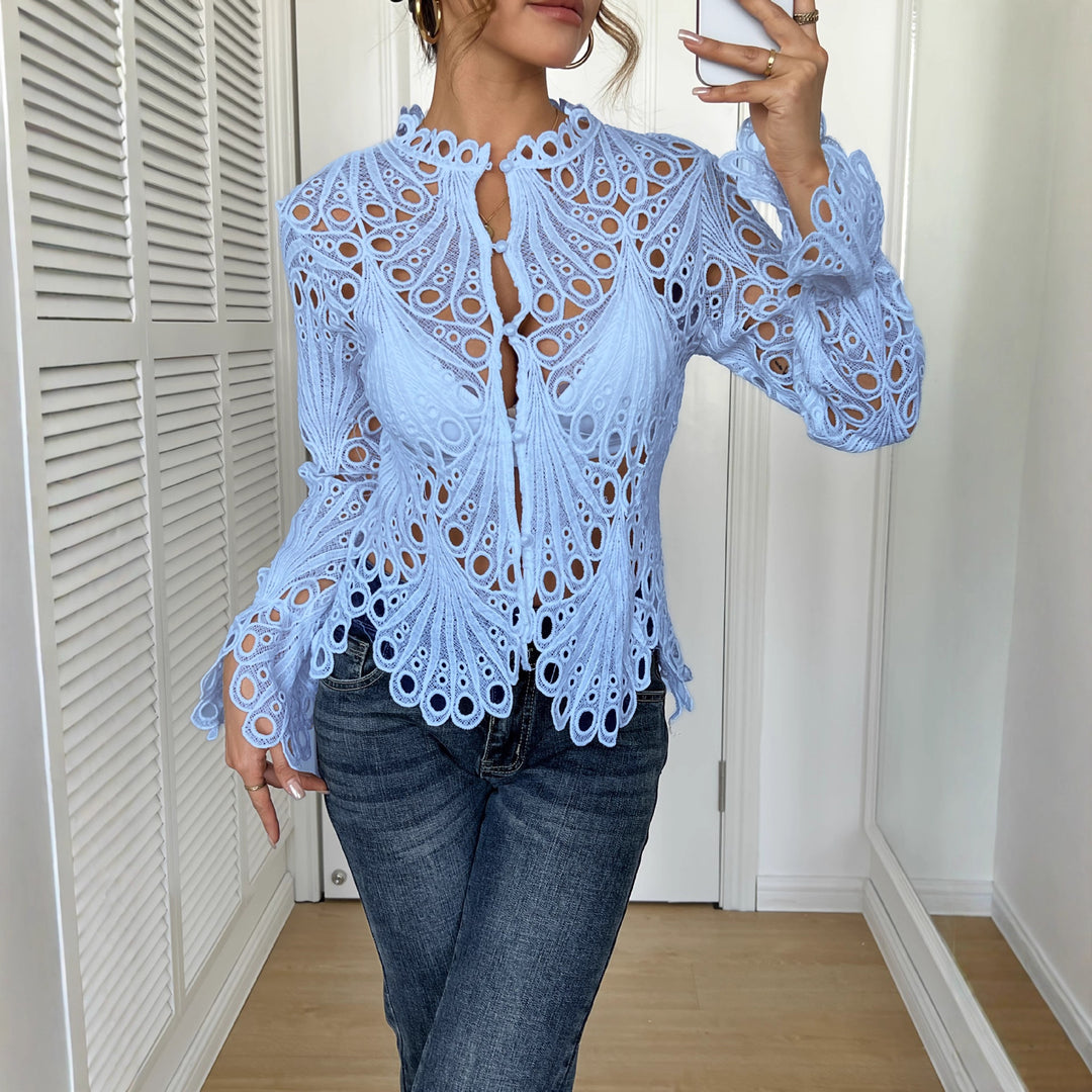 Damen nan filigrane Häkelspitzen-Bluse mit Stehkragen, Zierknopfleiste und gewelltem Saum EB